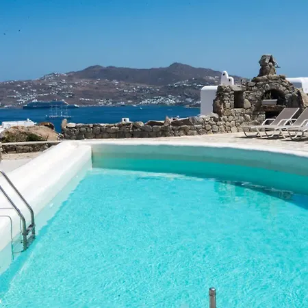 Gorgeous W Ocean Views And Shared Pools!